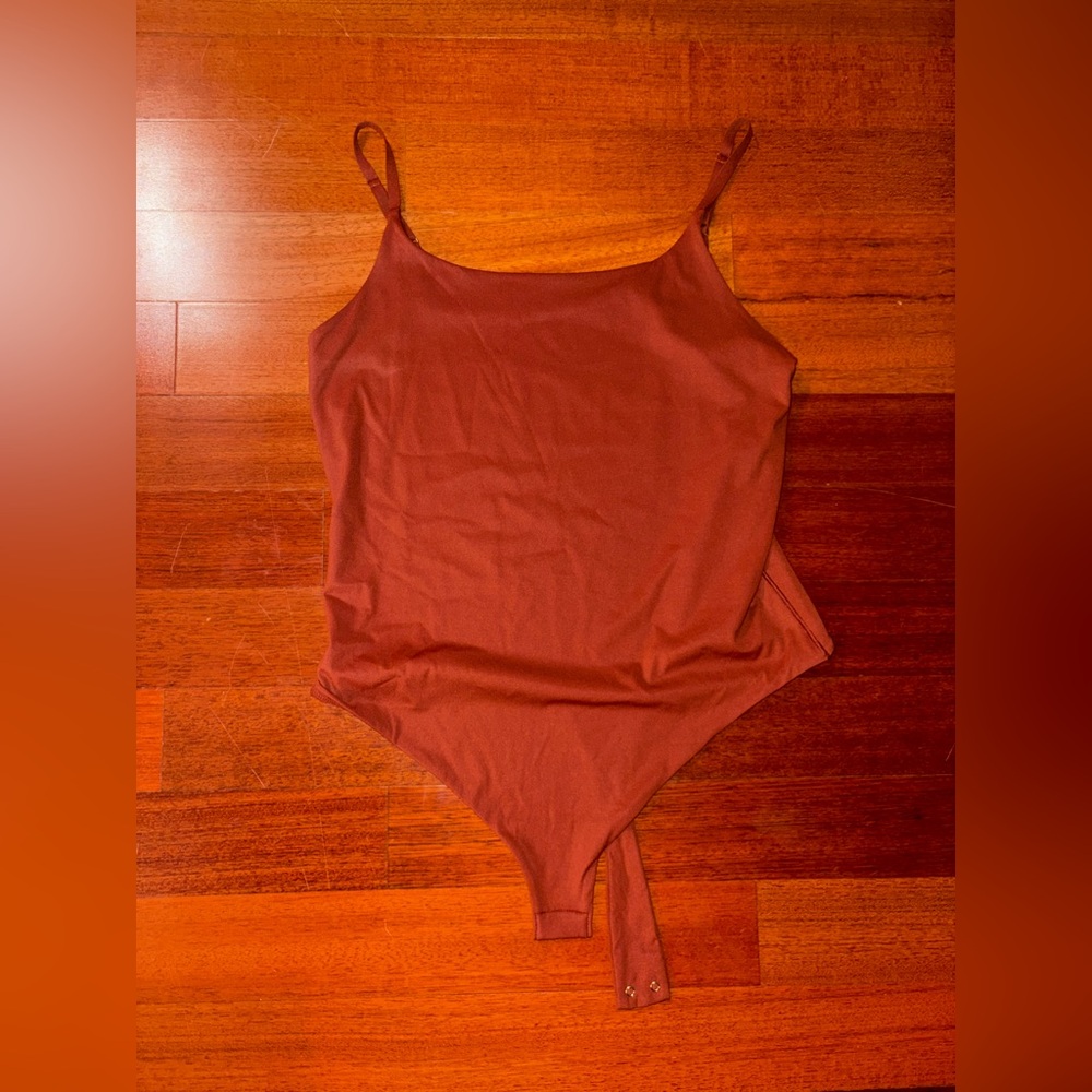 Calia by Carrie Underwood Red Brown Bodysuit Size L NWT